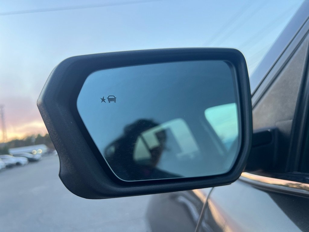 Used 2022 Chevrolet Equinox LT w/ Driver Convenience Package image 10