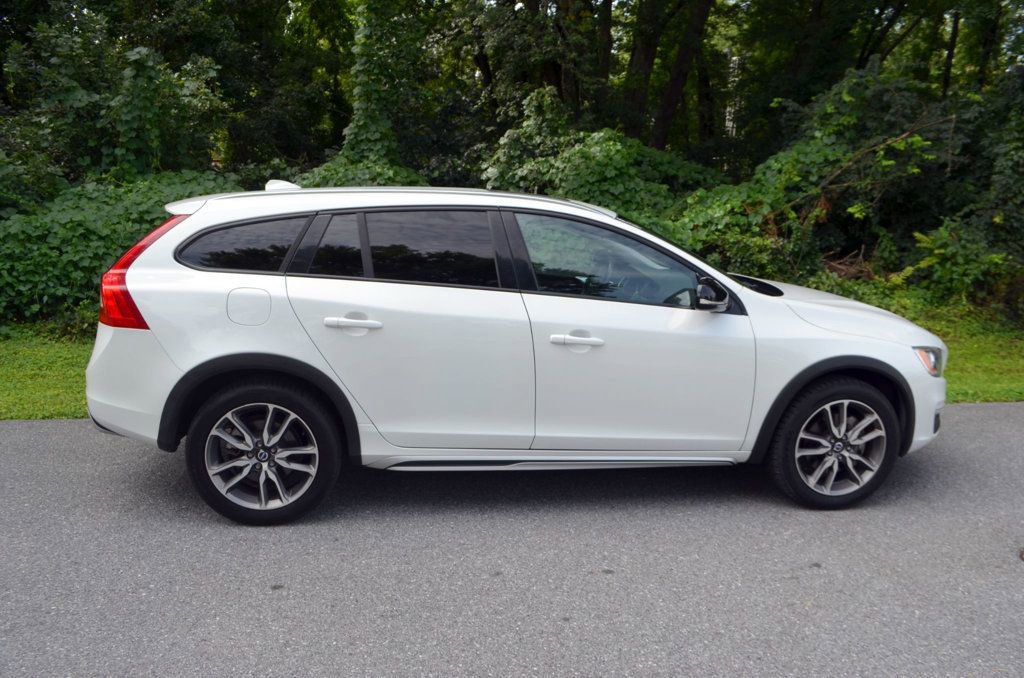 Used 2018 Volvo V60 T5 Cross Country w/ Convenience Package