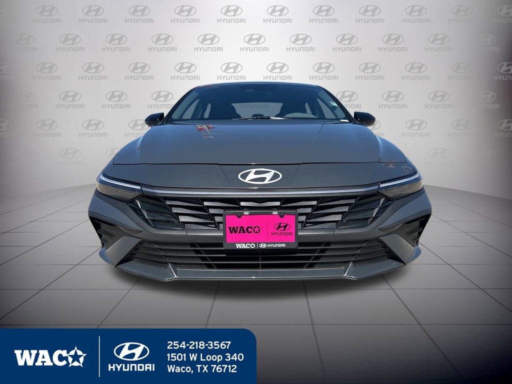 Used 2025 Hyundai Elantra Sport video 2