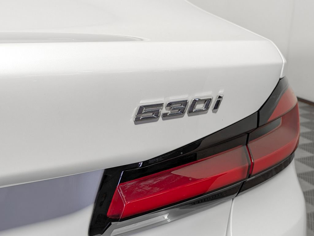 Used 2021 BMW 530i xDrive w/ Convenience Package image 12