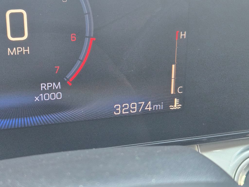 Used 2025 Chevrolet Trax LT w/ LT Convenience Package FWD image 19