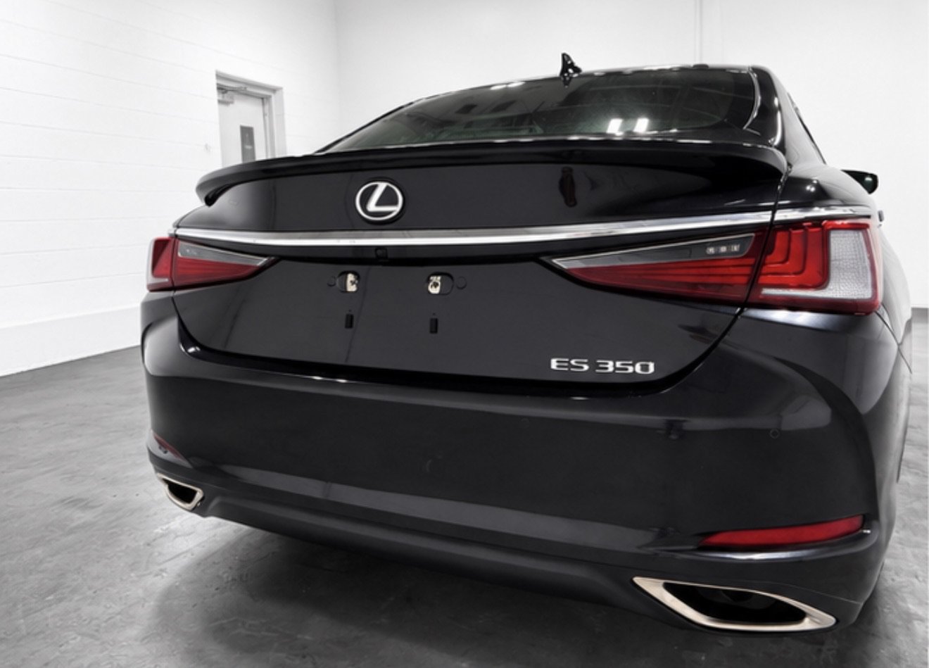 Used 2023 Lexus ES 350 Ultra Luxury w/ Accessory Package (Z2) FWD image 6