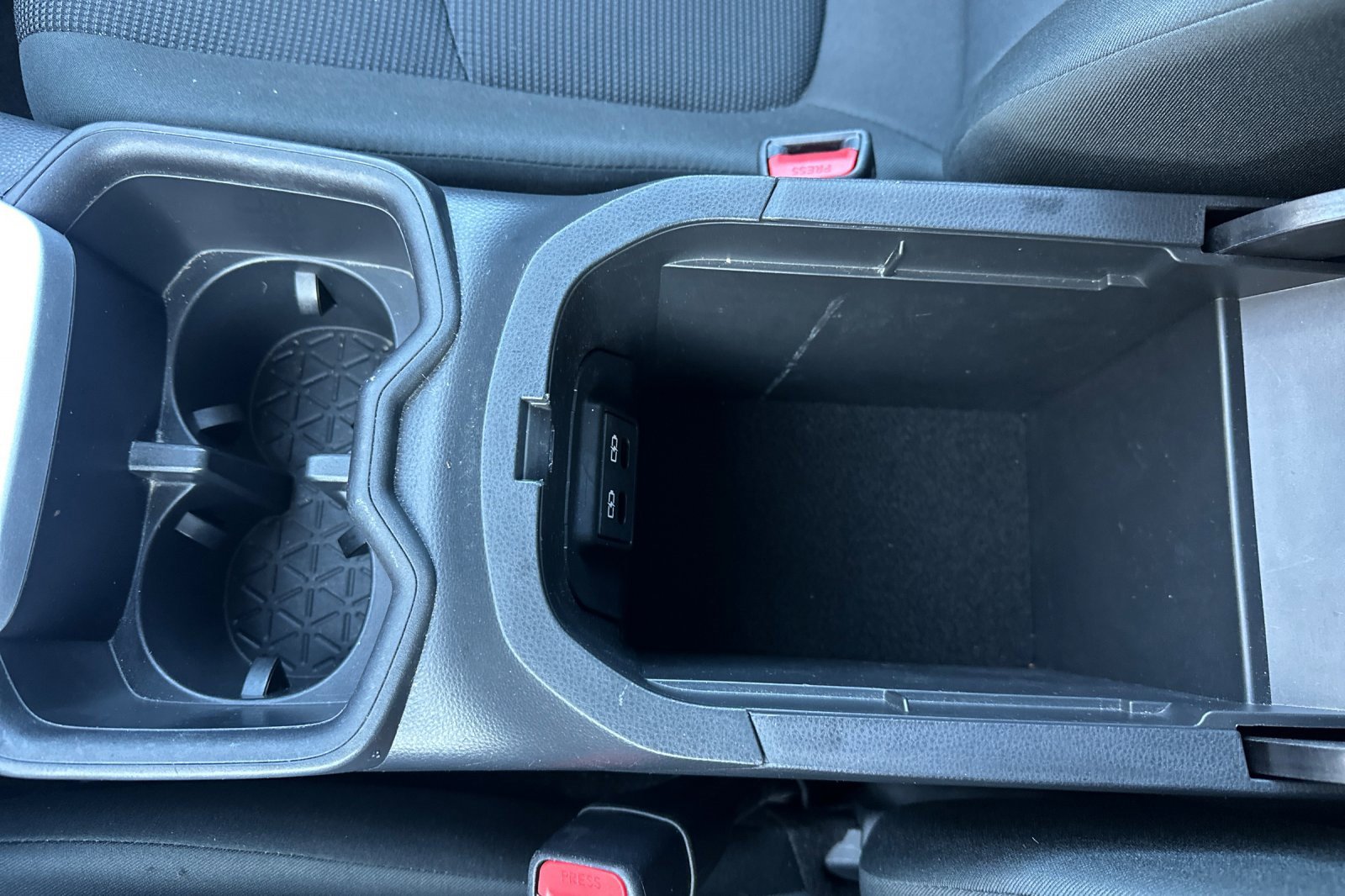 Used 2024 Toyota RAV4 LE image 33