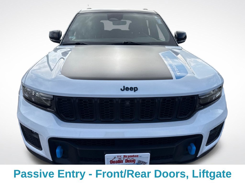 Used 2023 Jeep Grand Cherokee Trailhawk w/ Luxury Tech Group III AWD/4WD image 9