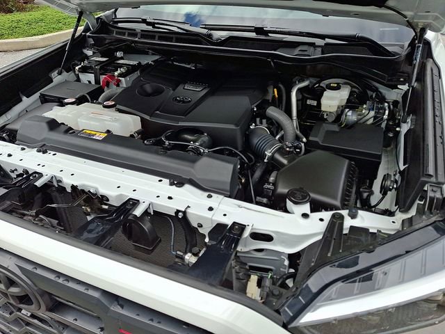 Used 2025 Toyota Tundra Limited w/ TRD Off-Road Package AWD/4WD image 28