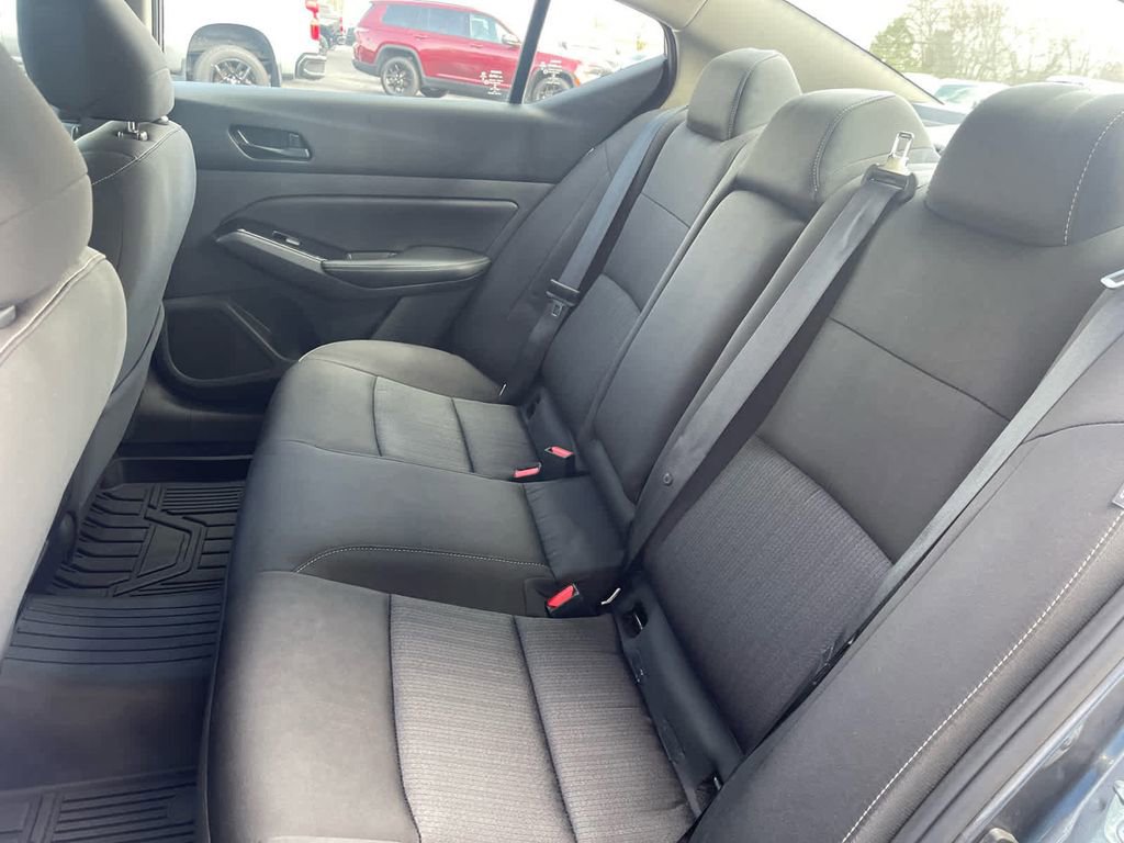 Used 2023 Nissan Altima 2.5 SV AWD/4WD image 17