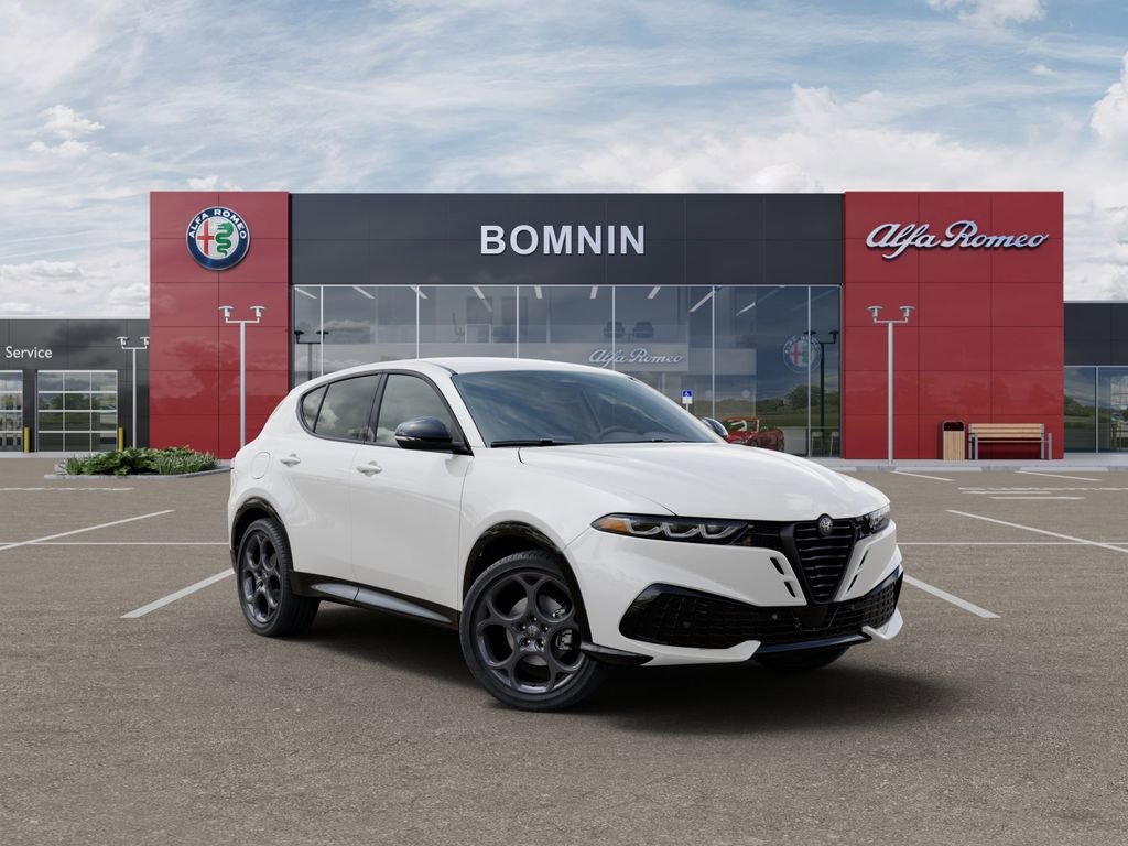 New 2026 Alfa Romeo Tonale w/ Red Premium Package AWD/4WD image 5
