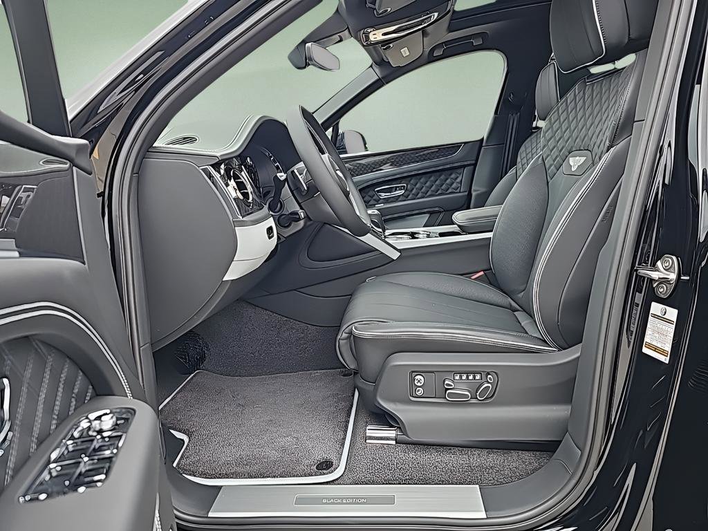 New 2025 Bentley Bentayga image 19