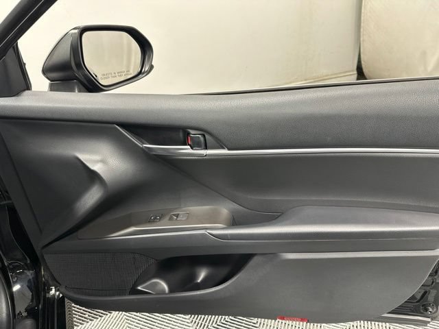 Used 2021 Toyota Camry LE w/ Carpet Mat Package (TMS) FWD image 28