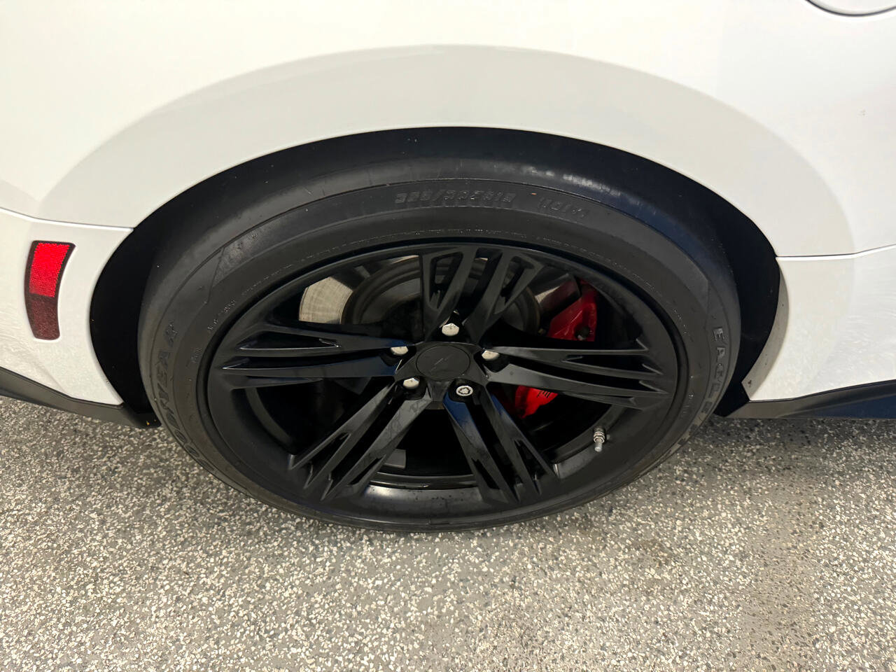 Used 2019 Chevrolet Camaro ZL1 RWD image 28