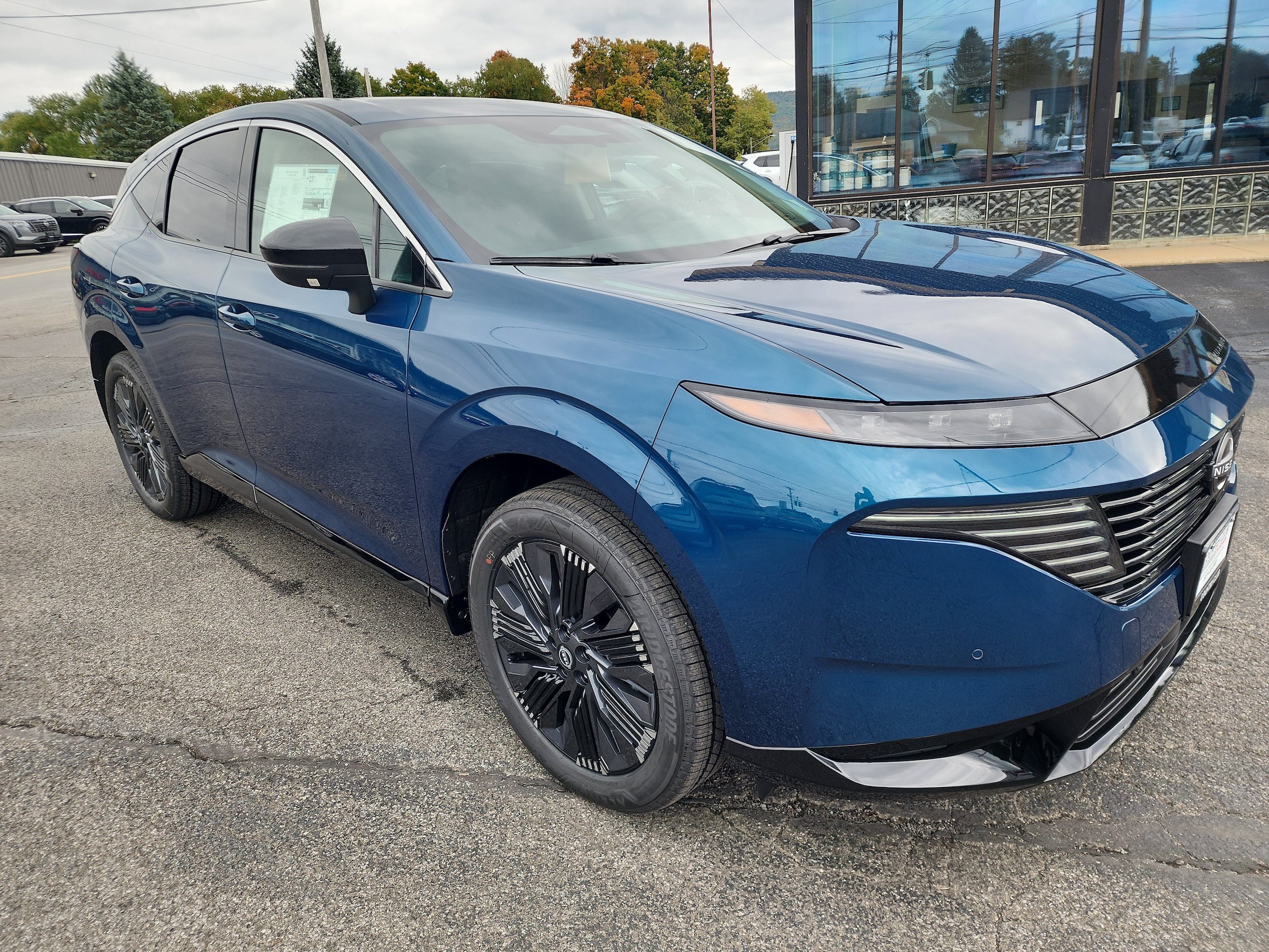 New 2027 Nissan Murano Platinum w/ Cargo Package AWD/4WD image 2