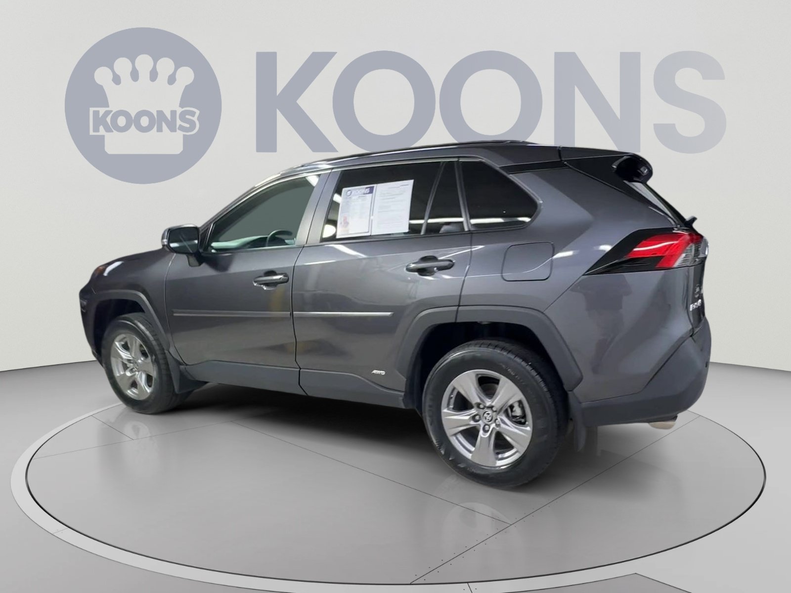 Used 2024 Toyota RAV4 LE AWD/4WD image 8