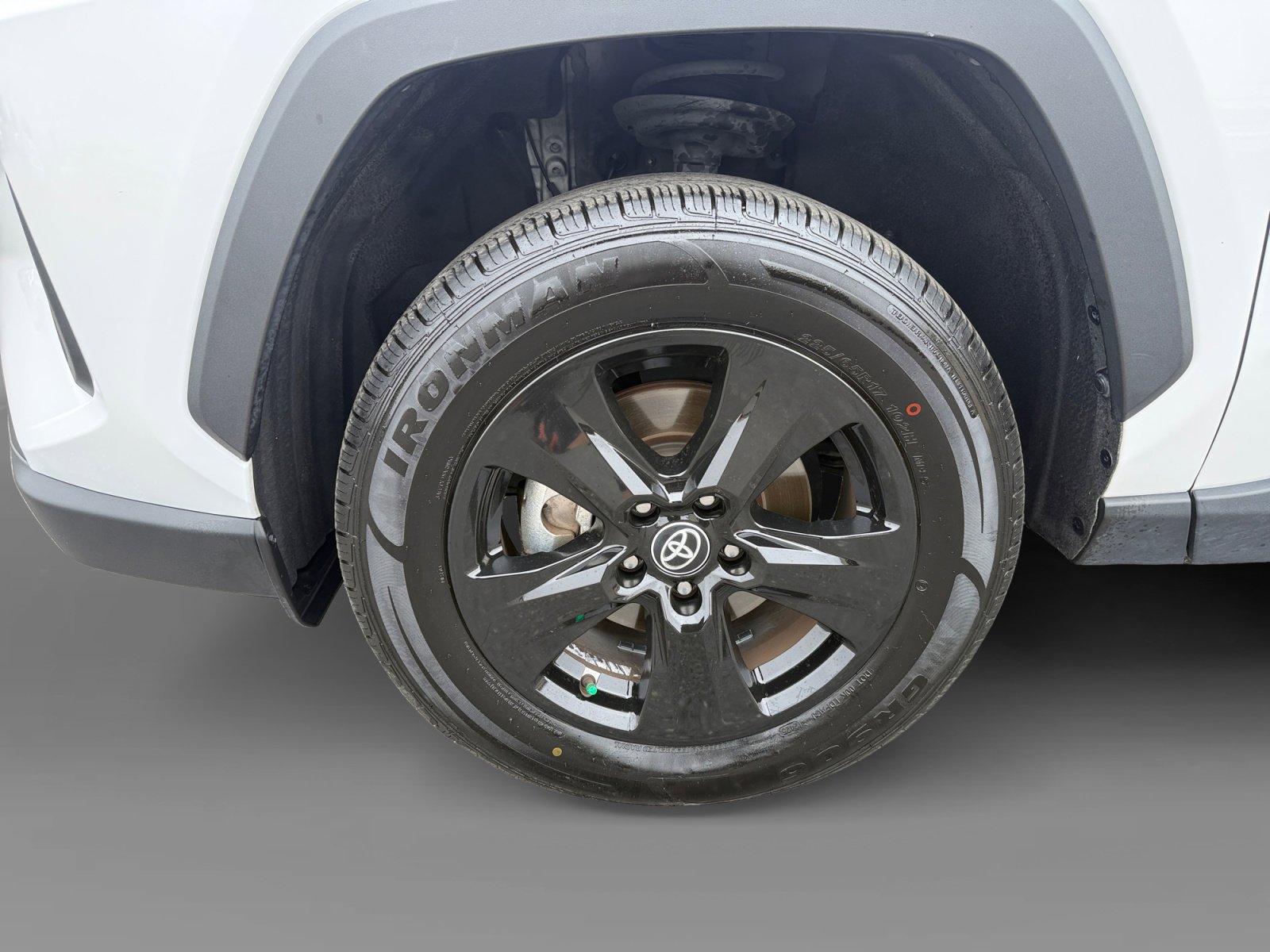 Used 2025 Toyota RAV4 XLE FWD image 9