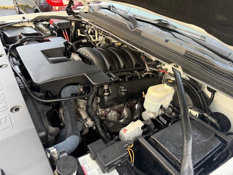 Used 2018 Chevrolet Tahoe 2WD image 34