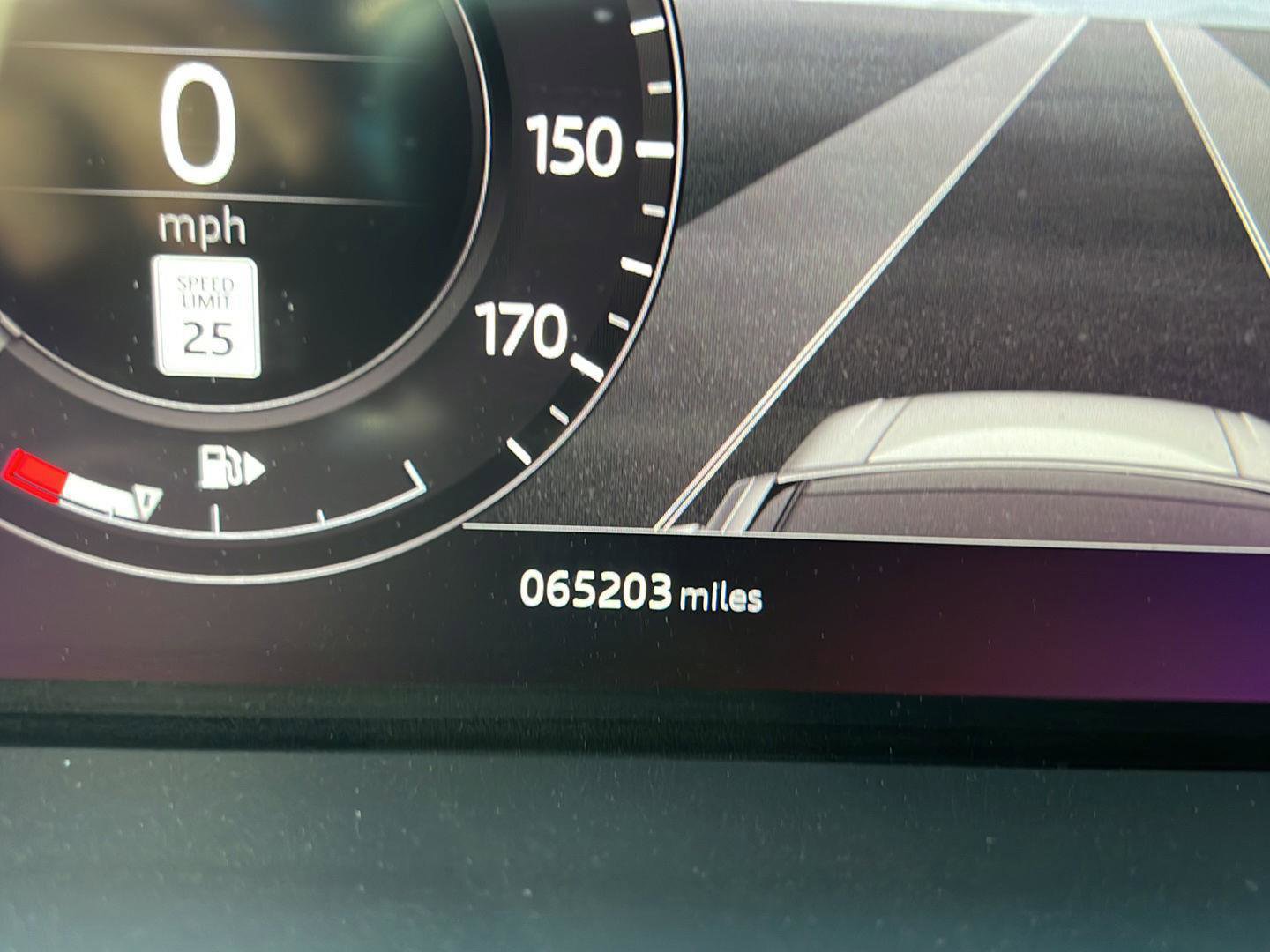 Used 2020 Land Rover Range Rover HSE image 32