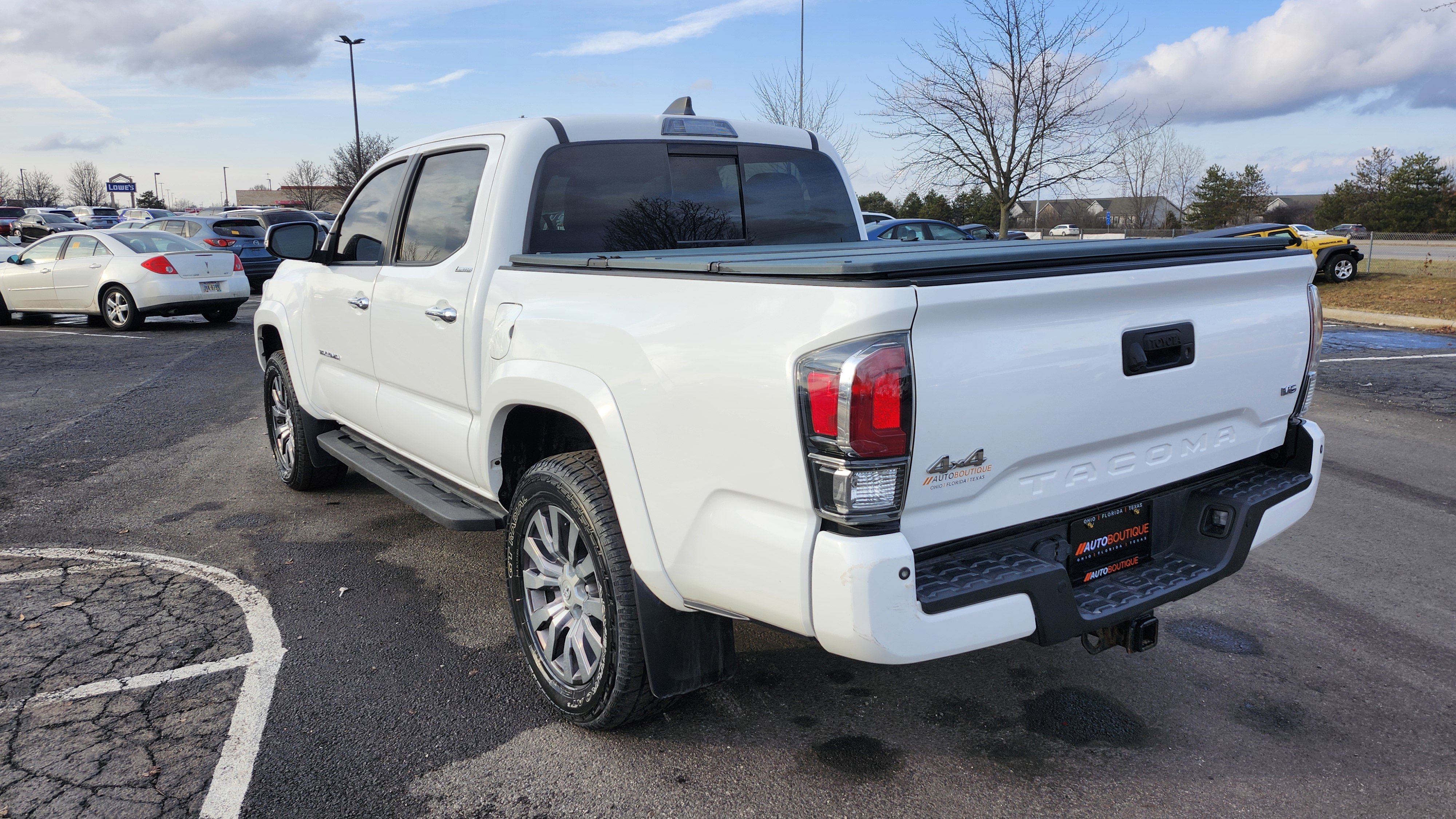 Used 2020 Toyota Tacoma Limited image 18