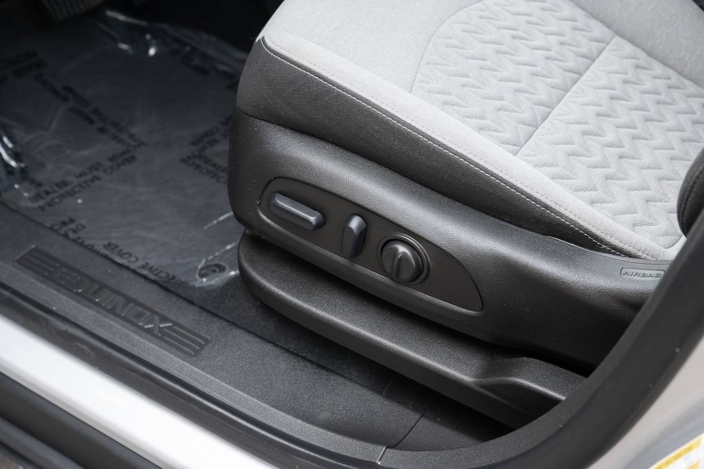 Used 2022 Chevrolet Equinox LS AWD/4WD image 20