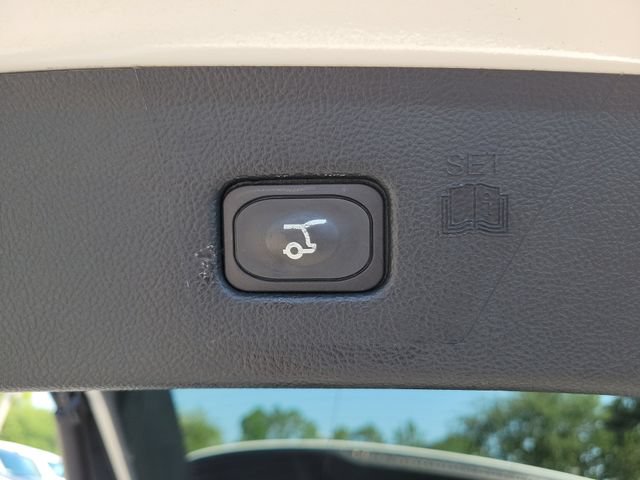 Used 2020 Ford Edge Titanium w/ Equipment Group 301A FWD image 16