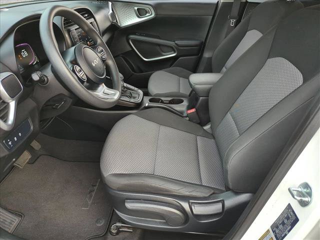 Used 2024 Kia Soul LX w/ Option Group 015 FWD image 15