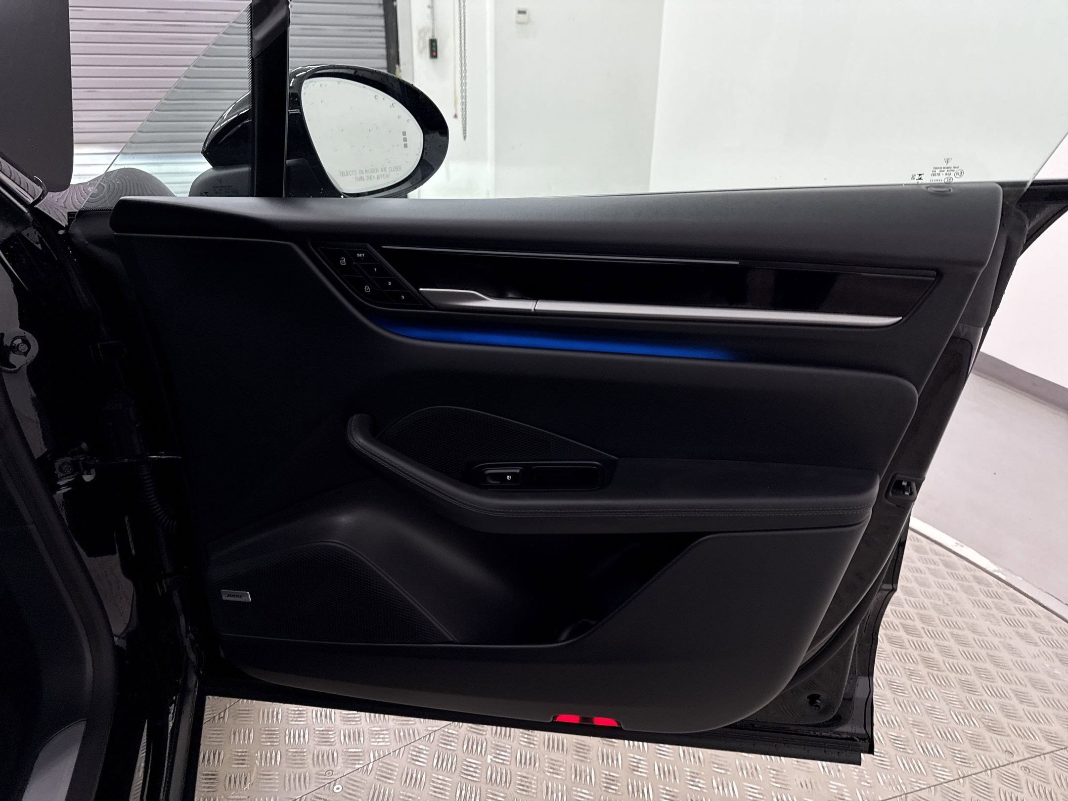 Used 2024 Porsche Macan 4 Electric image 36