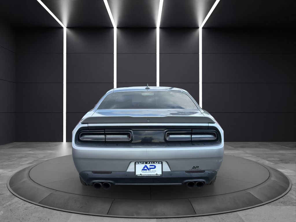 Used 2016 Dodge Challenger SRT w/ Technology Group image 5