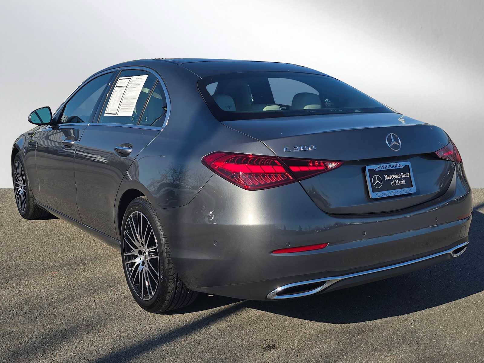 Used 2025 Mercedes-Benz C 300 Sedan image 5