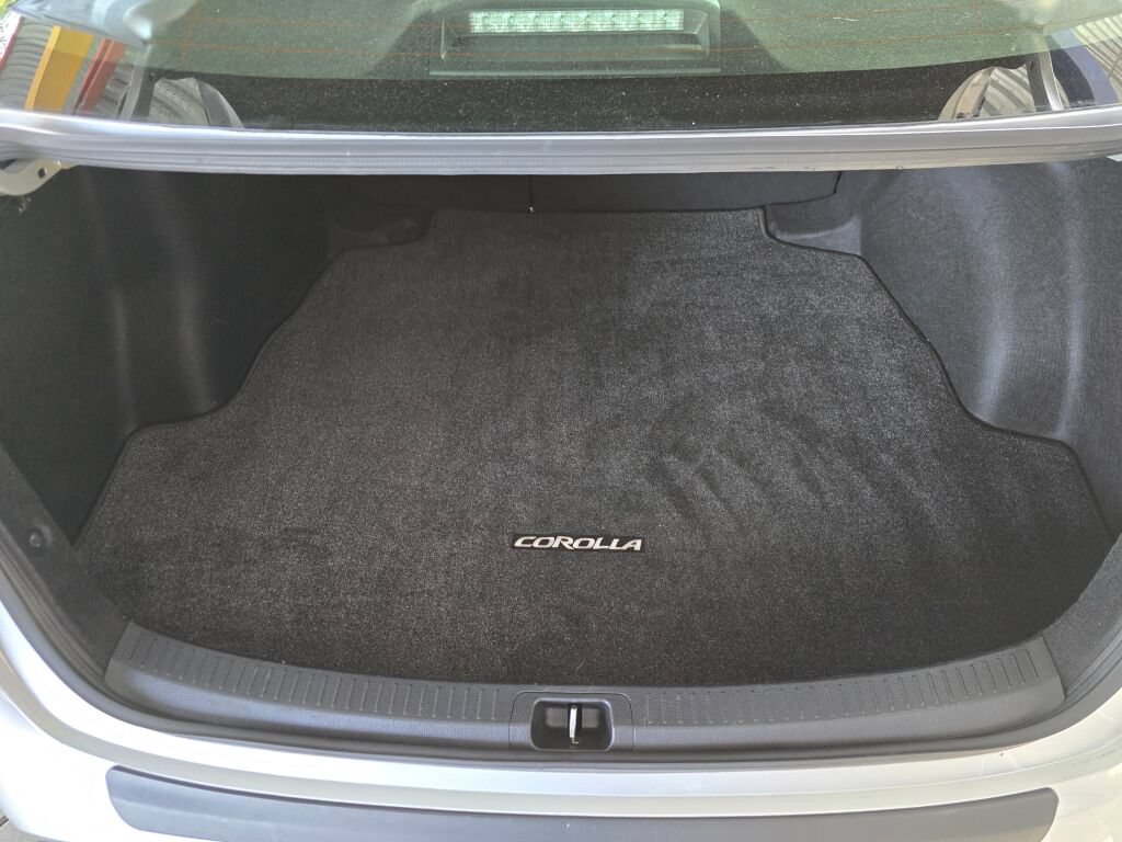 Used 2024 Toyota Corolla SE w/ SE Package FWD image 16