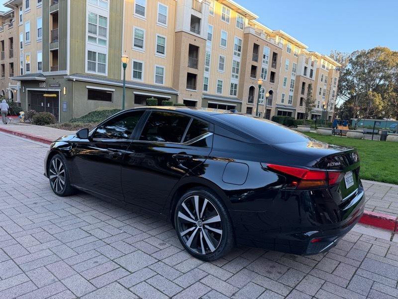 Used 2021 Nissan Altima 2.5 SR FWD image 10