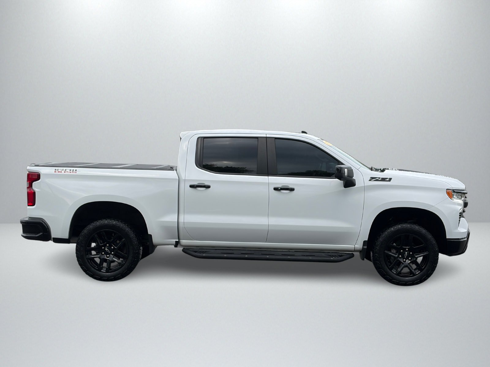 Used 2023 Chevrolet Silverado 1500 LT Trail Boss w/ LT Trail Boss Premium Package AWD/4WD image 6