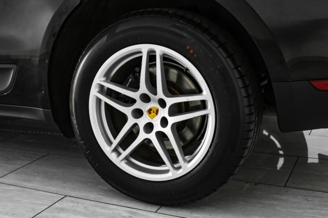 Used 2021 Porsche Macan image 45