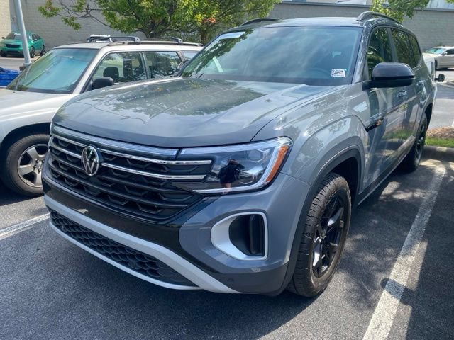Used 2026 Volkswagen Atlas Peak Edition AWD/4WD image 2