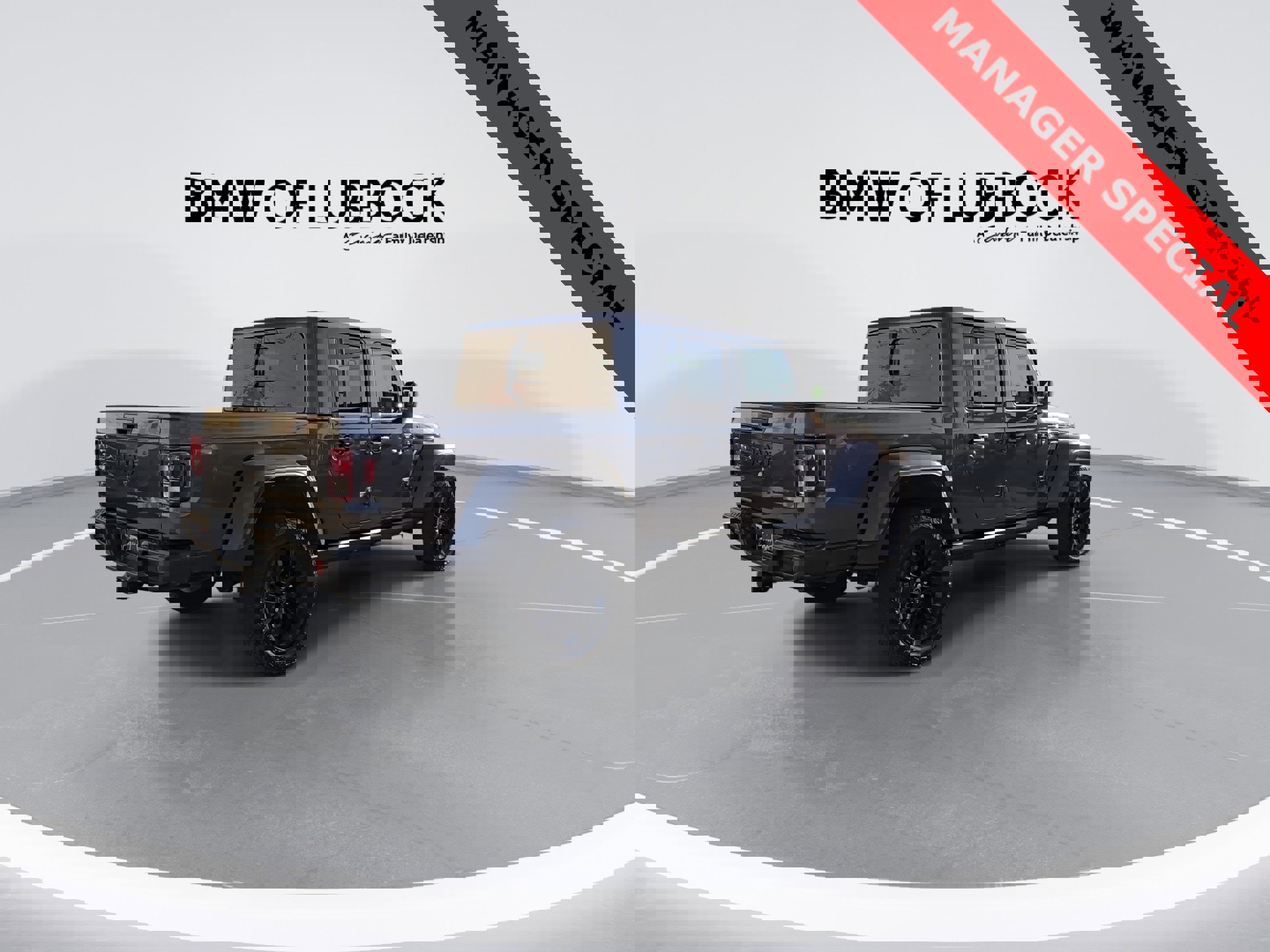 Used 2025 Jeep Gladiator Nighthawk image 9