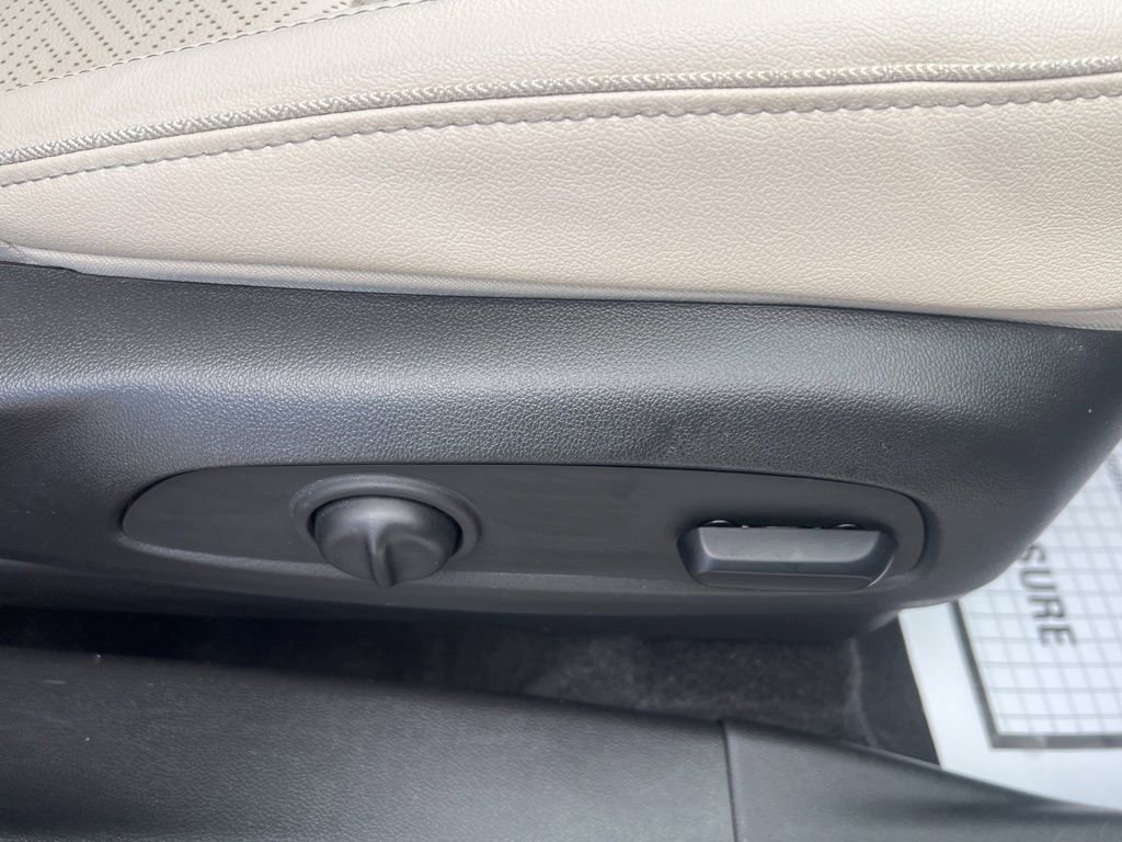 Used 2022 Buick Encore GX Essence w/ Advanced Technology Package image 39