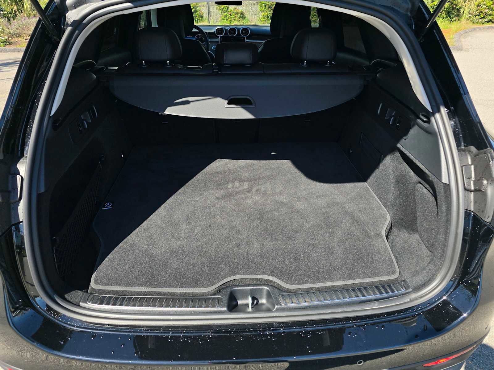 Used 2025 Mercedes-Benz GLC 350e 4MATIC image 16