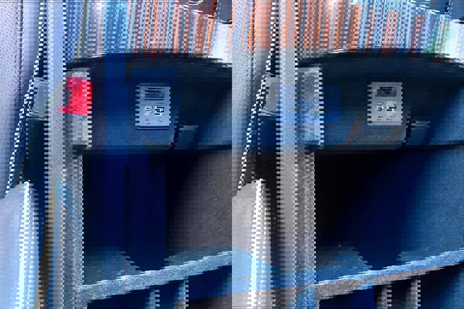 Used 2024 Cadillac Escalade ESV Premium Luxury image 33