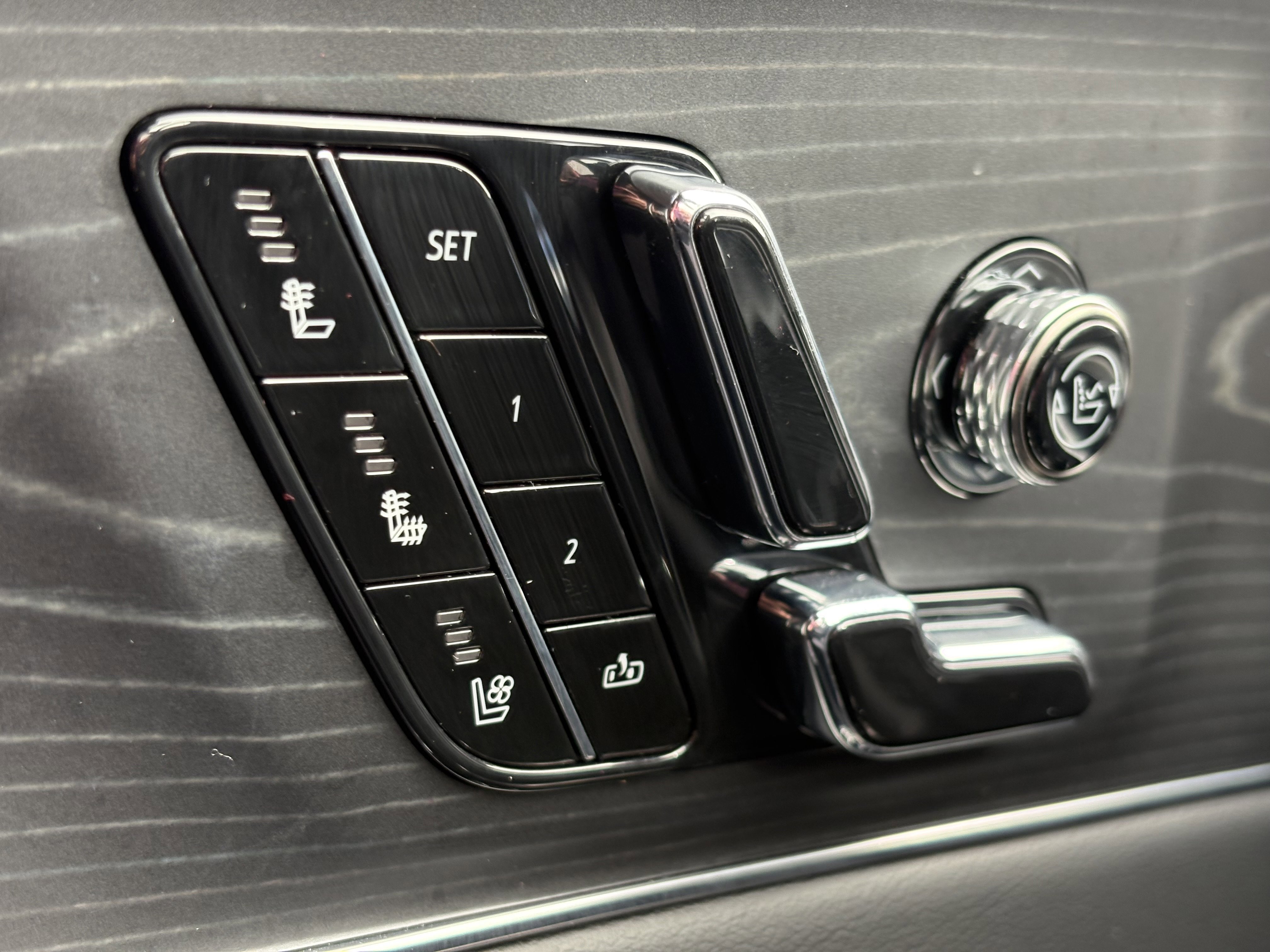 Used 2024 Cadillac Lyriq Luxury w/ LPO, Floor Liner Package image 34