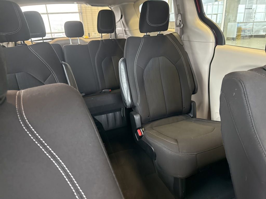 Used 2023 Chrysler Voyager LX image 53