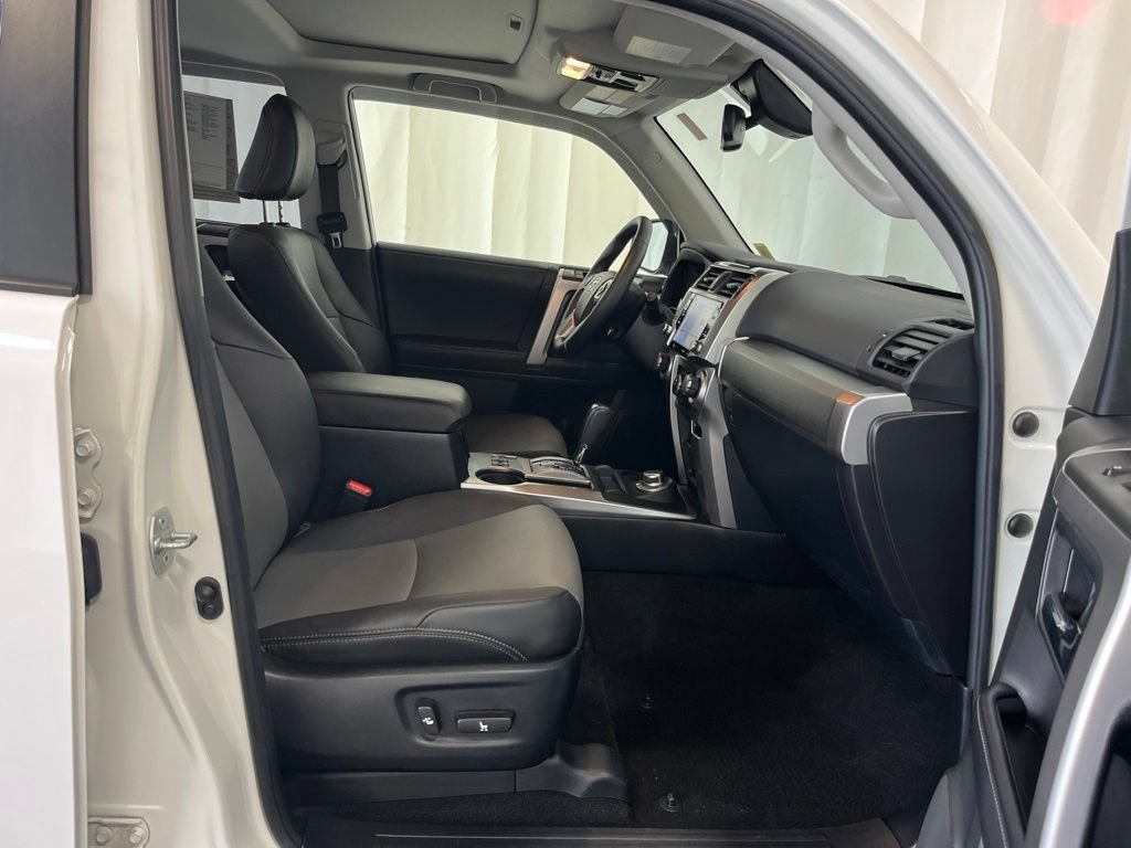 Used 2021 Toyota 4Runner SR5 Premium w/ Moonroof Package AWD/4WD image 22