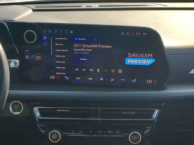 Used 2024 Chevrolet Traverse LT image 18