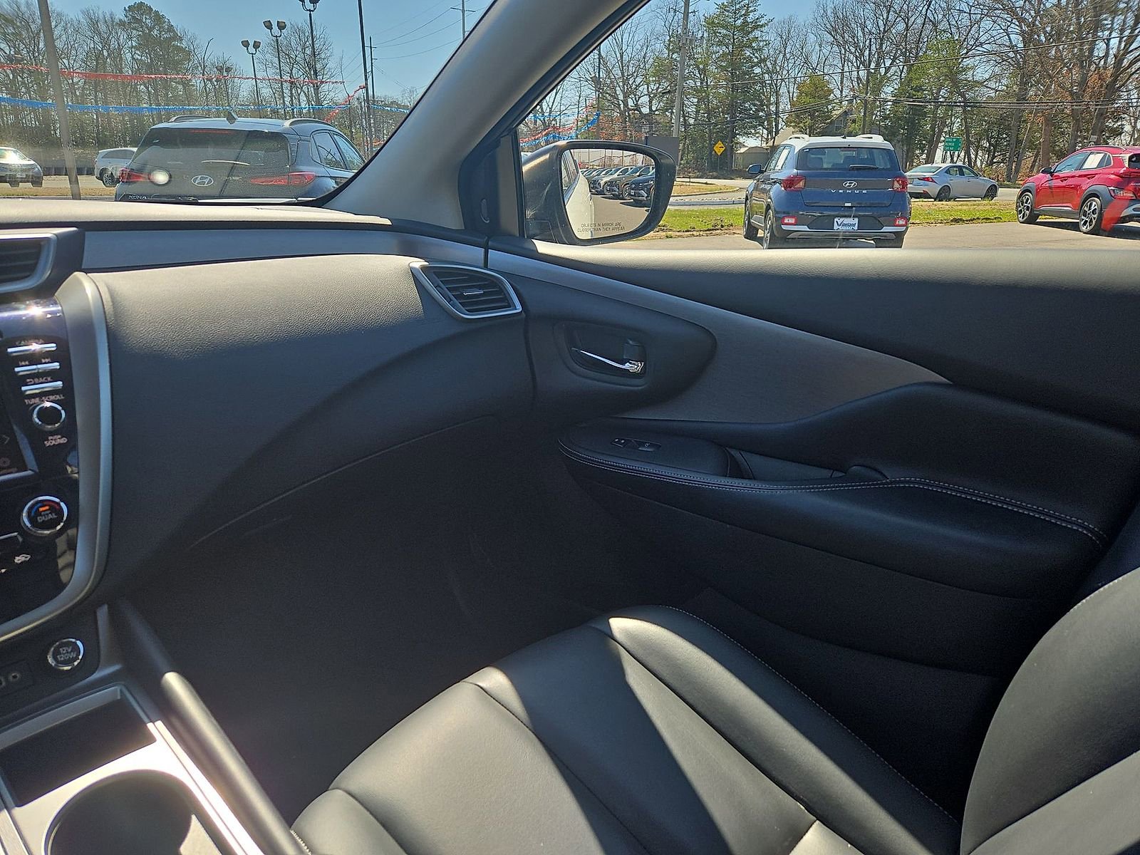 Used 2023 Nissan Murano SV w/ SV Midnight Edition Package image 11