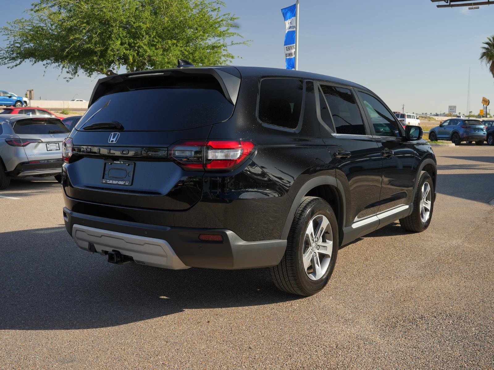 Used 2025 Honda Pilot EX-L image 5