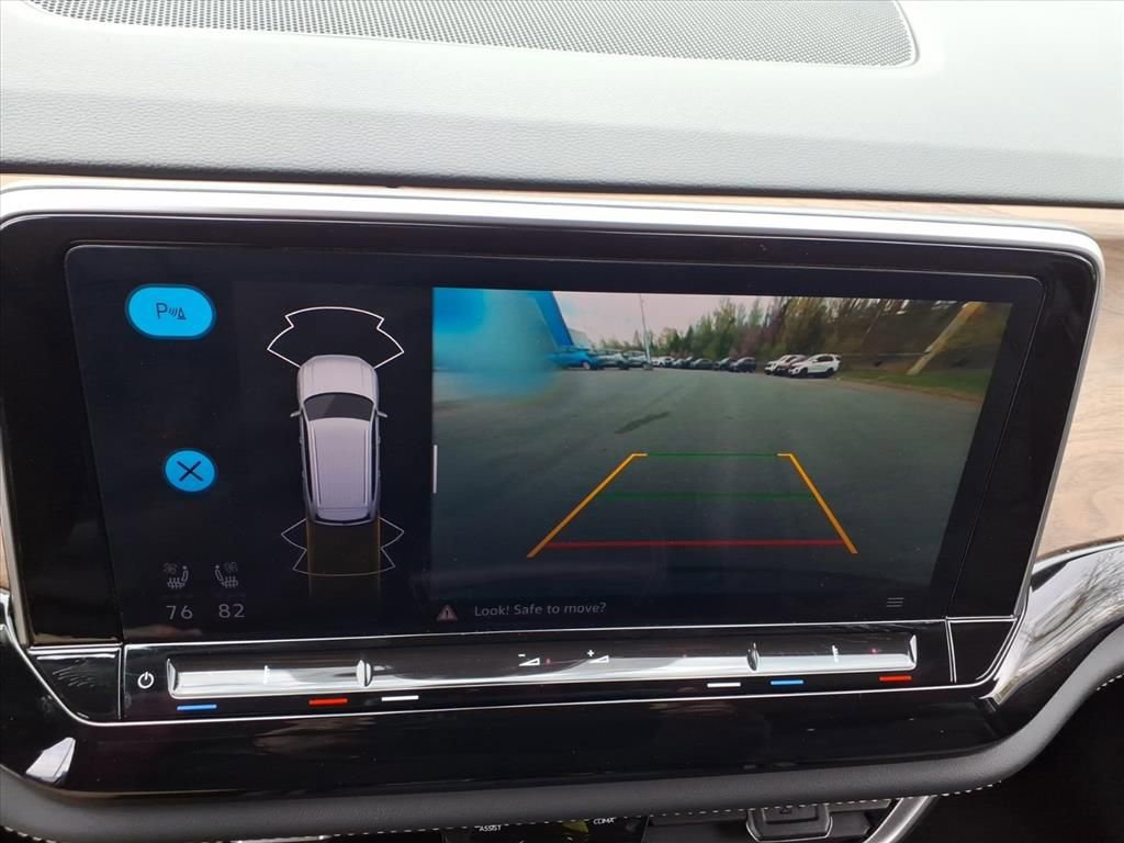 Used 2024 Volkswagen Atlas SE image 27