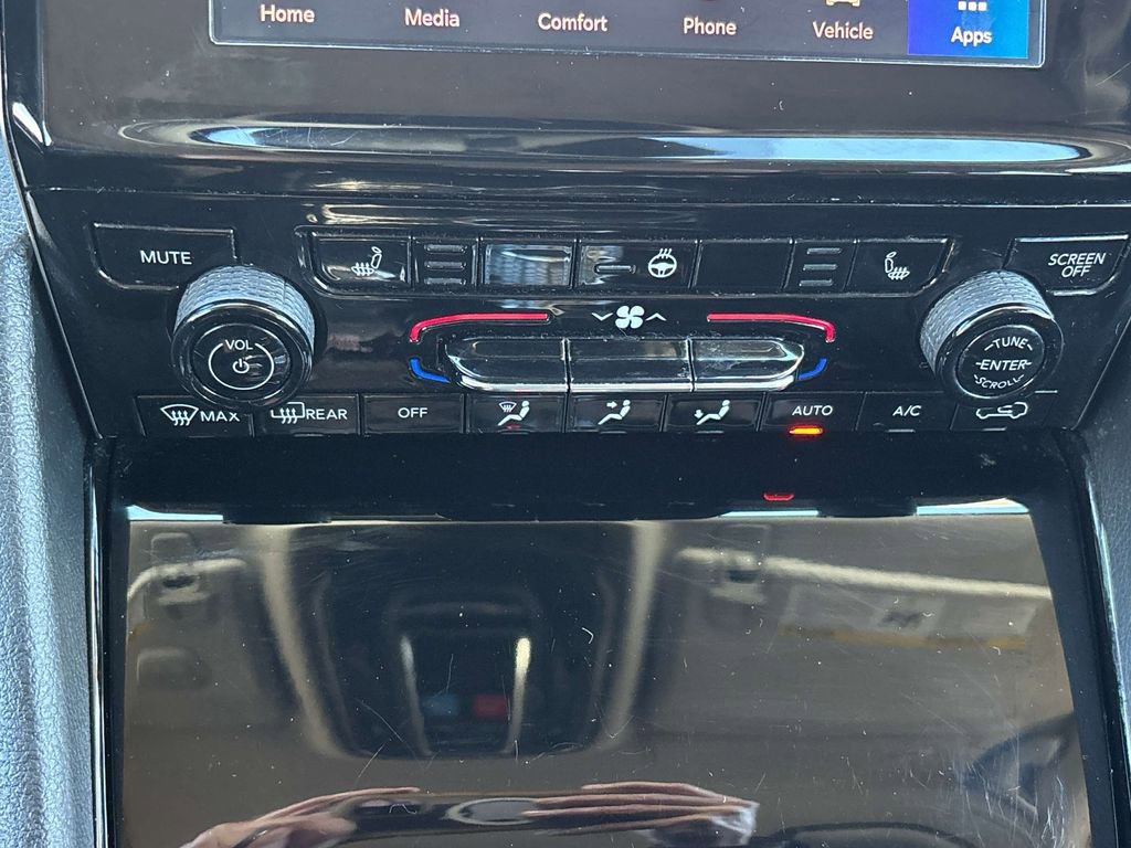 Used 2022 Jeep Grand Cherokee Limited AWD/4WD image 25