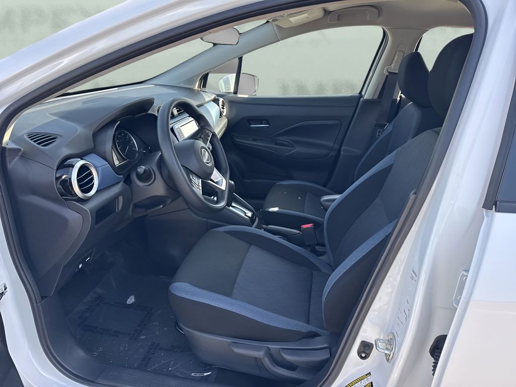Used 2025 Nissan Versa SV FWD image 9