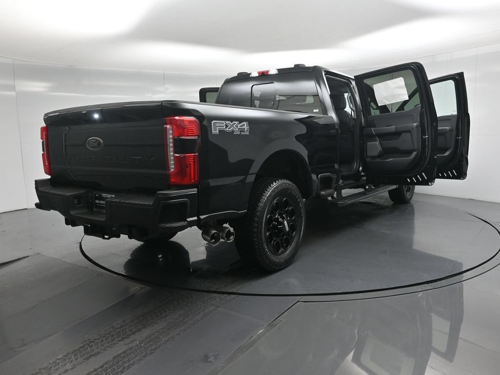 New 2026 Ford F250 Lariat w/ Black Appearance Package AWD/4WD image 5