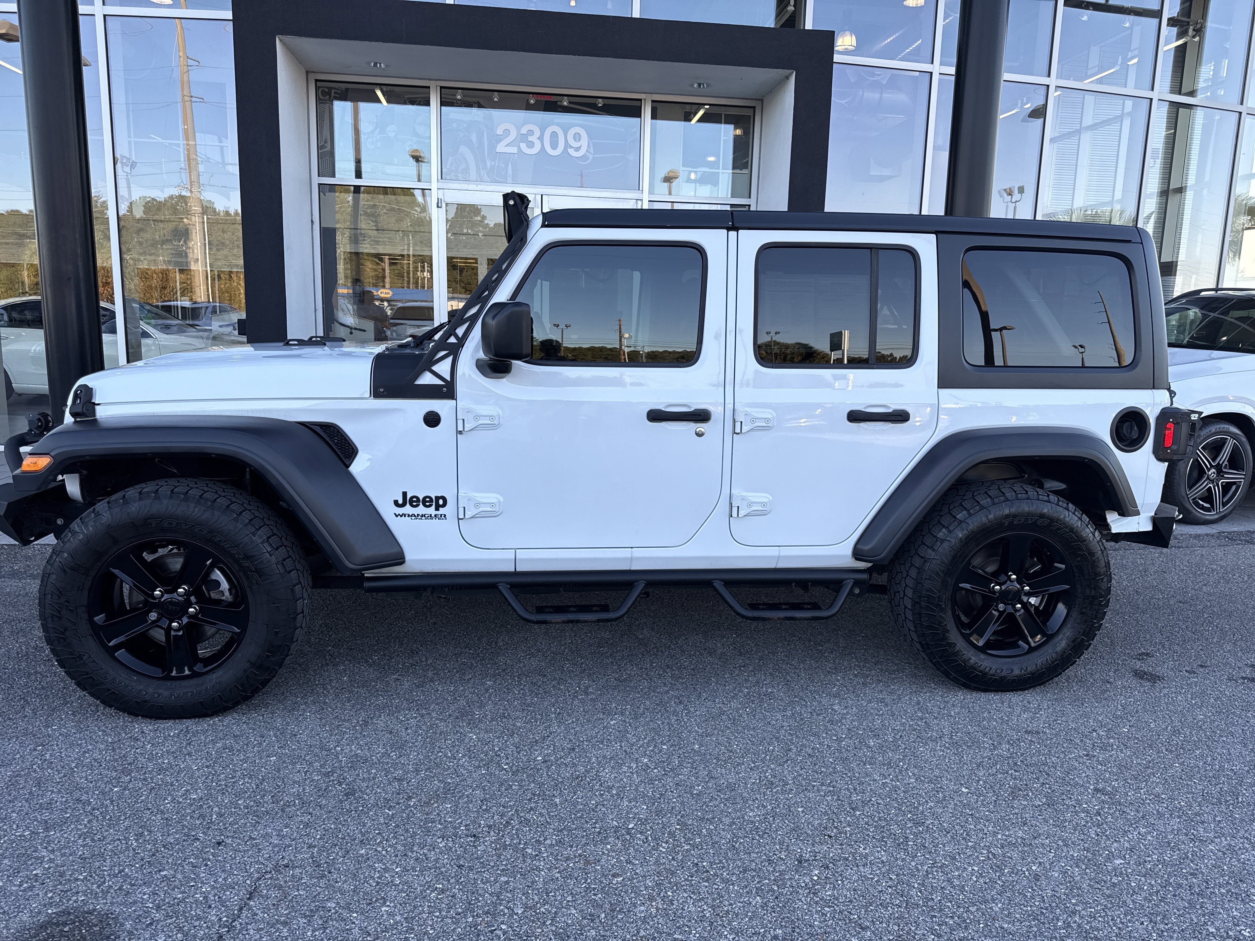 Used 2020 Jeep Wrangler Unlimited Sport image 2