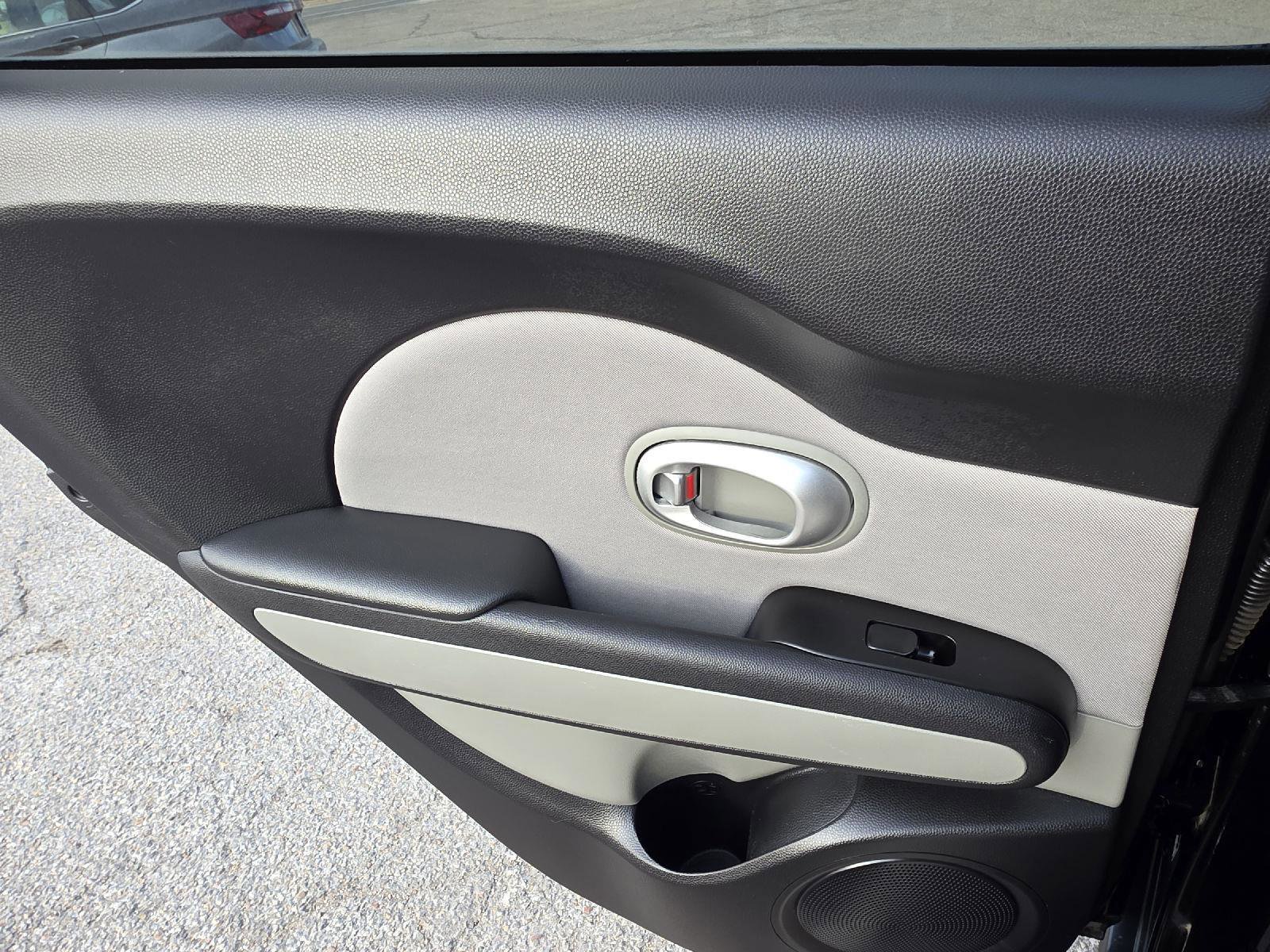 Used 2014 Kia Soul + image 30