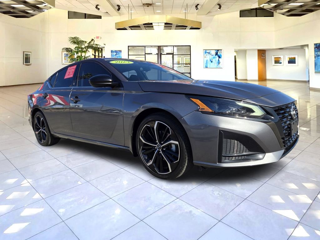 Certified 2023 Nissan Altima 2.5 SR FWD image 3