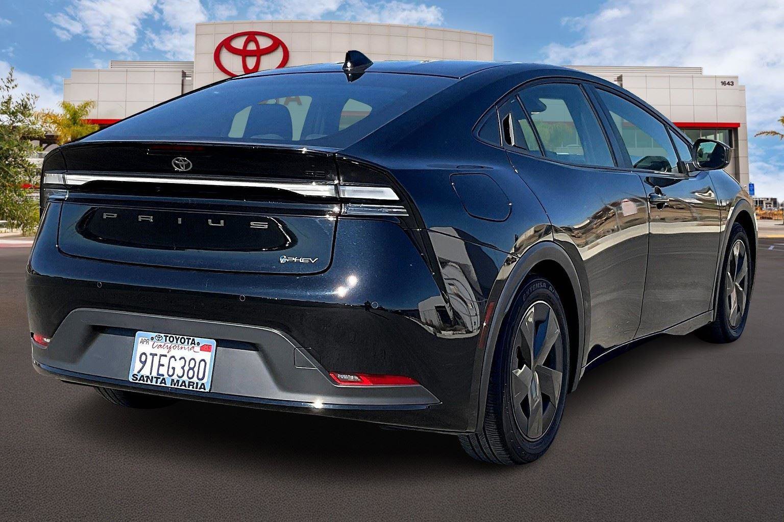 Certified 2025 Toyota Prius Plug-In Hybrid image 12