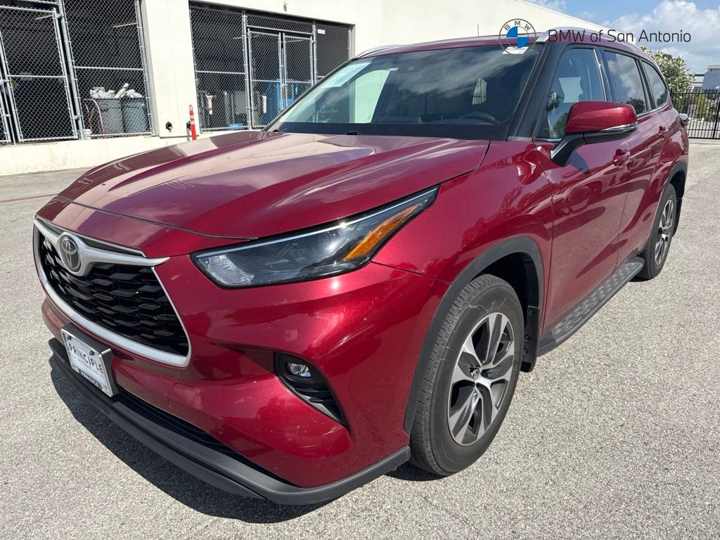 Used 2022 Toyota Highlander XLE